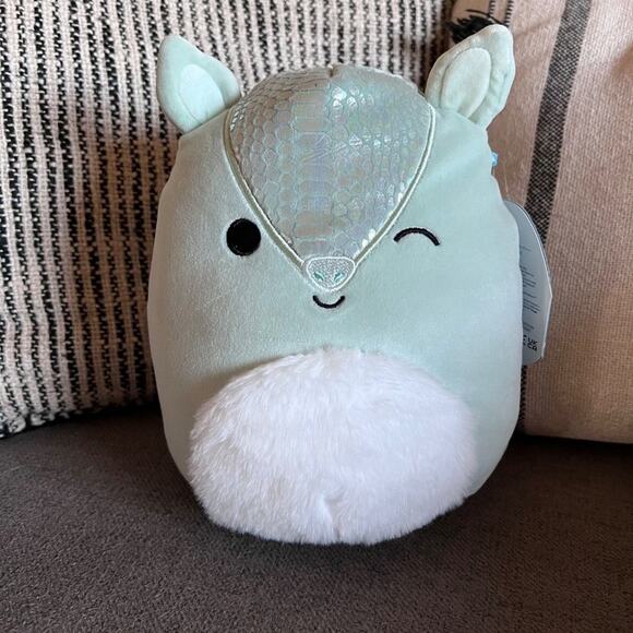 NWT Arilla the Armadillo Squishmallows 2023 Release 7” - Picture 1 of 6